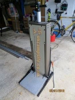 Portable Motor-lifting Step for Caravan/