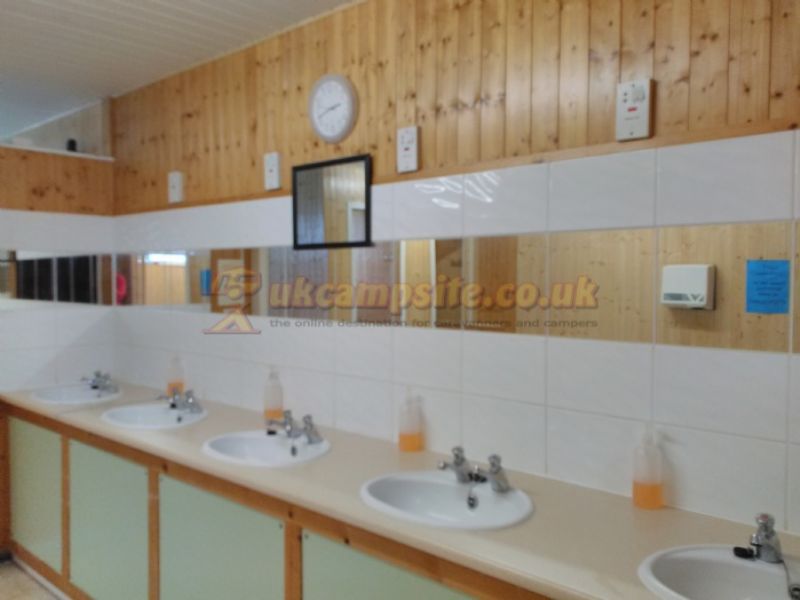 Auchnahillin Holiday ( Caravan And Camping ) Park