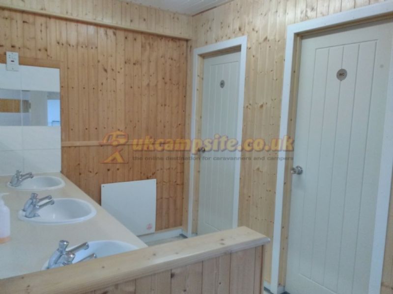 Auchnahillin Holiday ( Caravan And Camping ) Park