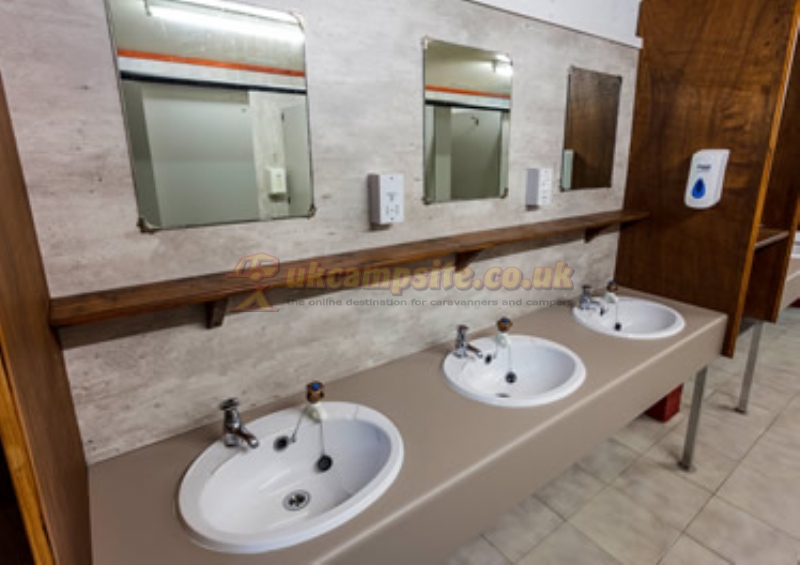 Broomfield Holiday Park