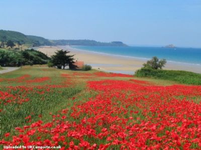 Camping De La Plage De Saint Pabu