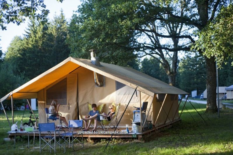 Huttopia Les Chateaux