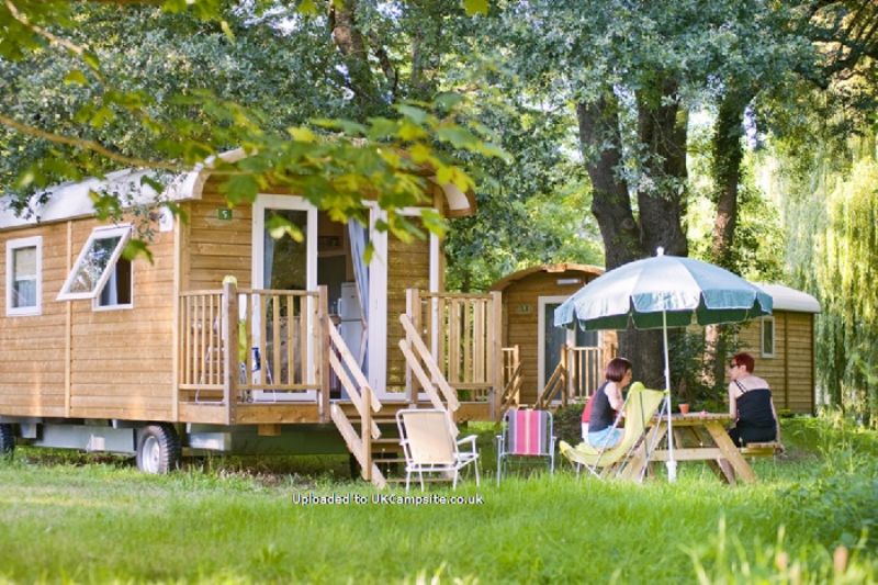 Huttopia Les Chateaux