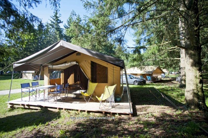 Huttopia Les Chateaux