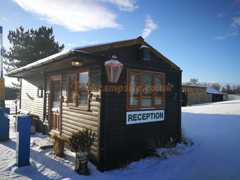 Lakeside Adult Touring Caravan Park