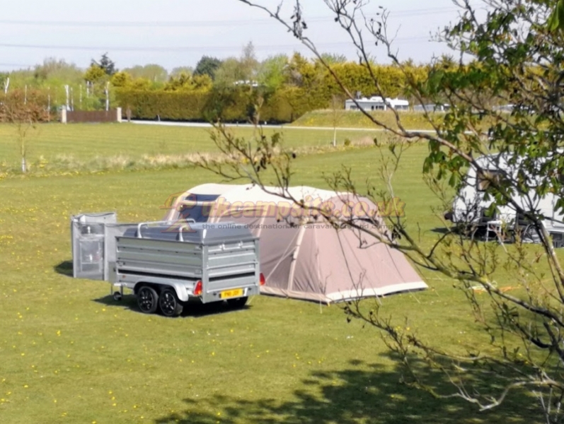 Lakeside Adult Touring Caravan Park
