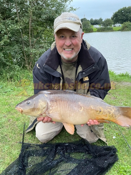 Lakeside Adult Touring Caravan Park