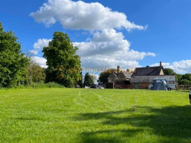 The Duke Hotel Caravan And Campsite