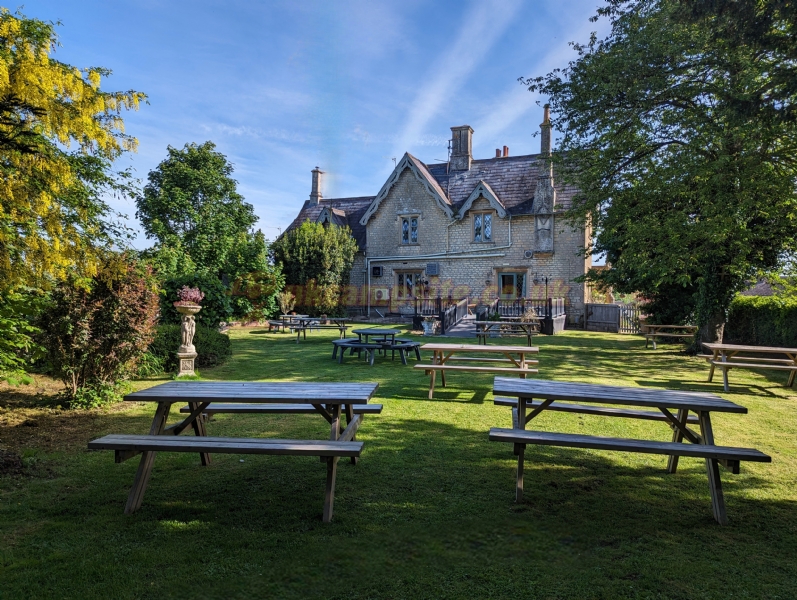 The Duke Hotel Caravan And Campsite