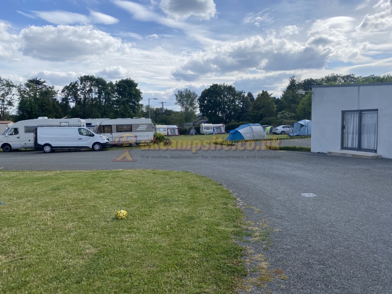 Stonepark Lodge Caravan Camping And Accomodation