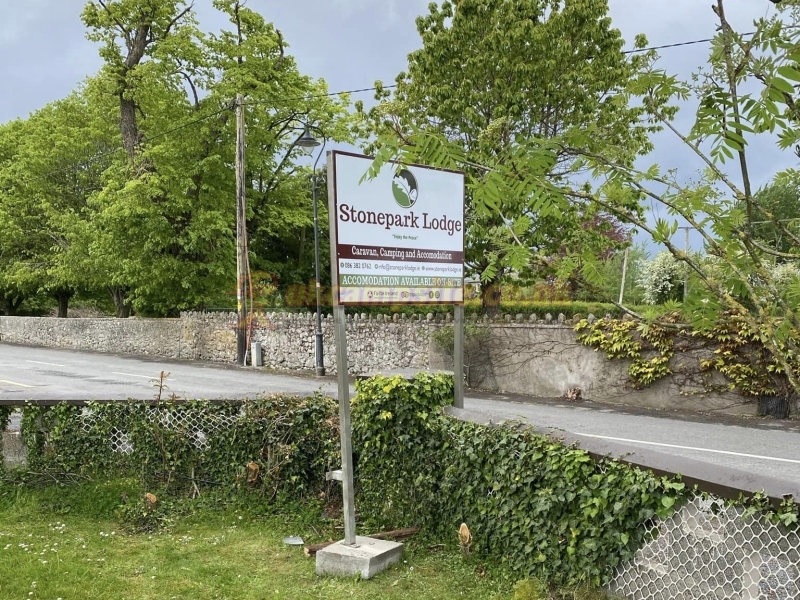 Stonepark Lodge Caravan Camping And Accomodation
