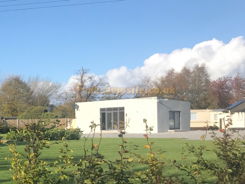 Stonepark Lodge Caravan Camping And Accomodation