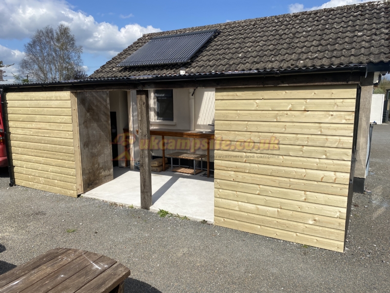 Stonepark Lodge Caravan Camping And Accomodation