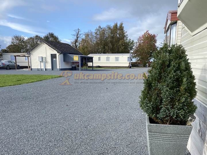 Stonepark Lodge Caravan Camping And Accomodation