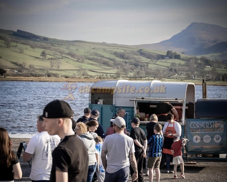 Glanllyn Lakeside Caravan And Camping Park