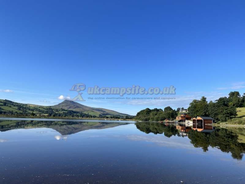 Glanllyn Lakeside Caravan And Camping Park