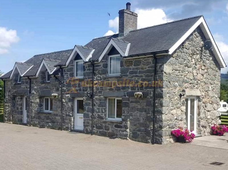 Glanllyn Lakeside Caravan And Camping Park