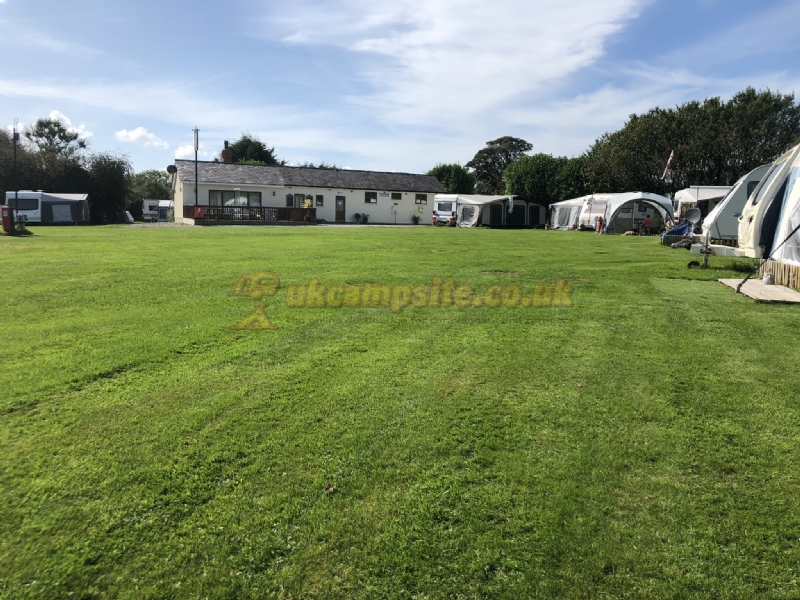Llwyn Ffynnon Caravan Park