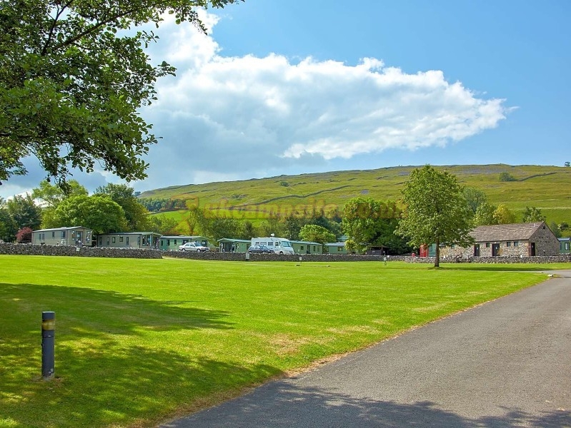 Littondale Country And Leisure Park
