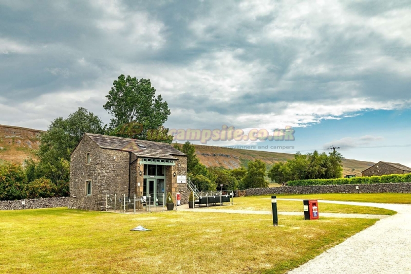 Littondale Country And Leisure Park