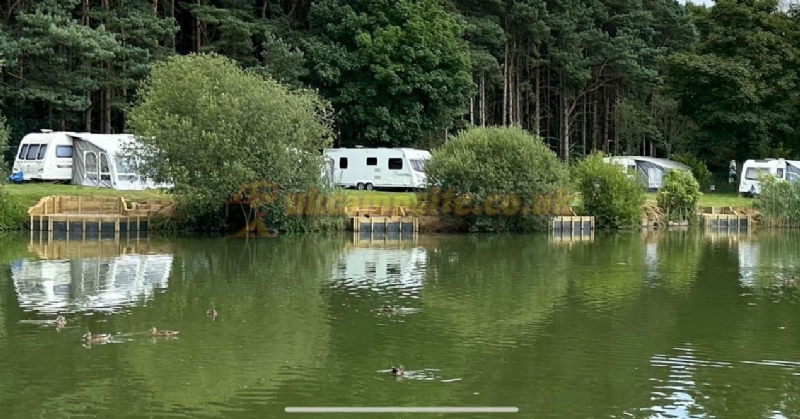 Oasis Lakes And Holidays Caravan Site