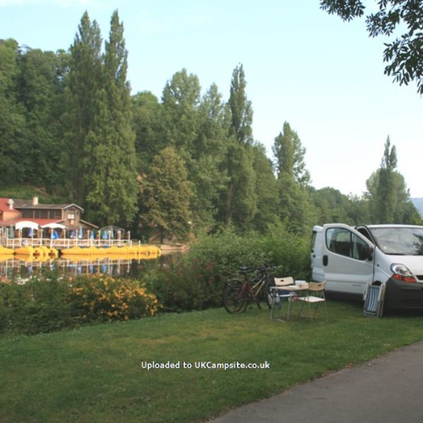 Camping Les Rochers Des Parcs
