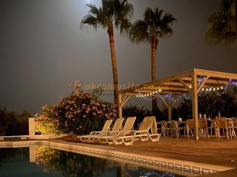 Lemon Tree Villa Caravan And Rv Parking