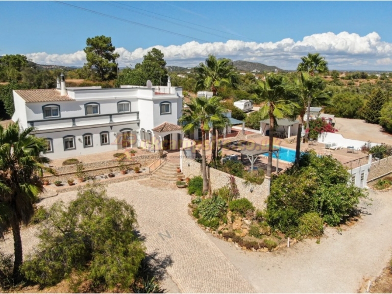 Lemon Tree Villa Caravan And Rv Parking