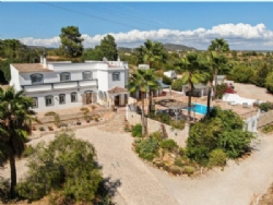 Lemon Tree Villa Caravan And Rv Parking