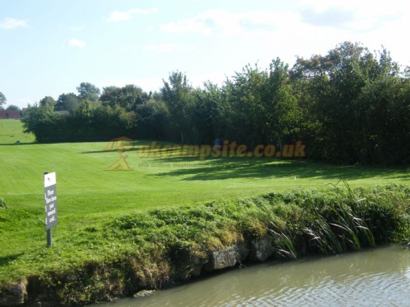 Marsh Farm Canal Caravan Site