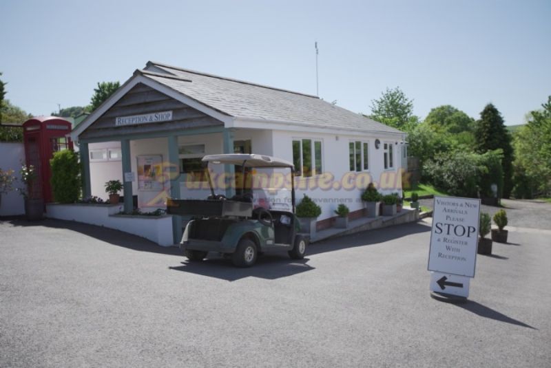 Hook Farm Camping And Caravan Park