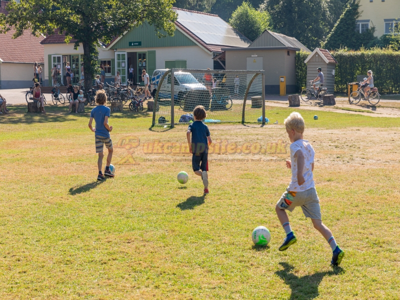 Camping Huttopia De Roos