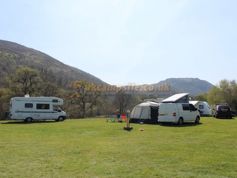 Elan Oaks Caravan And Campsite