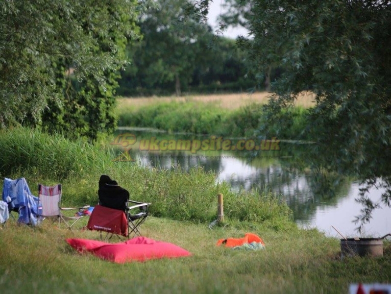 Castle Farm Campsite Fotheringhay