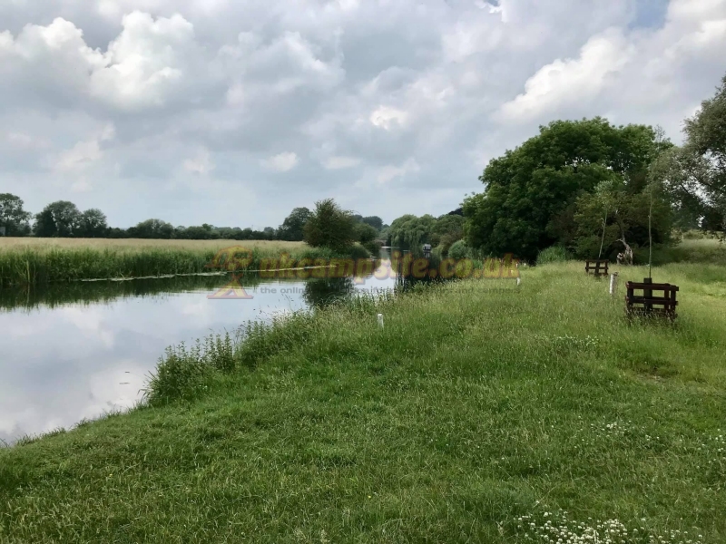 Castle Farm Campsite Fotheringhay