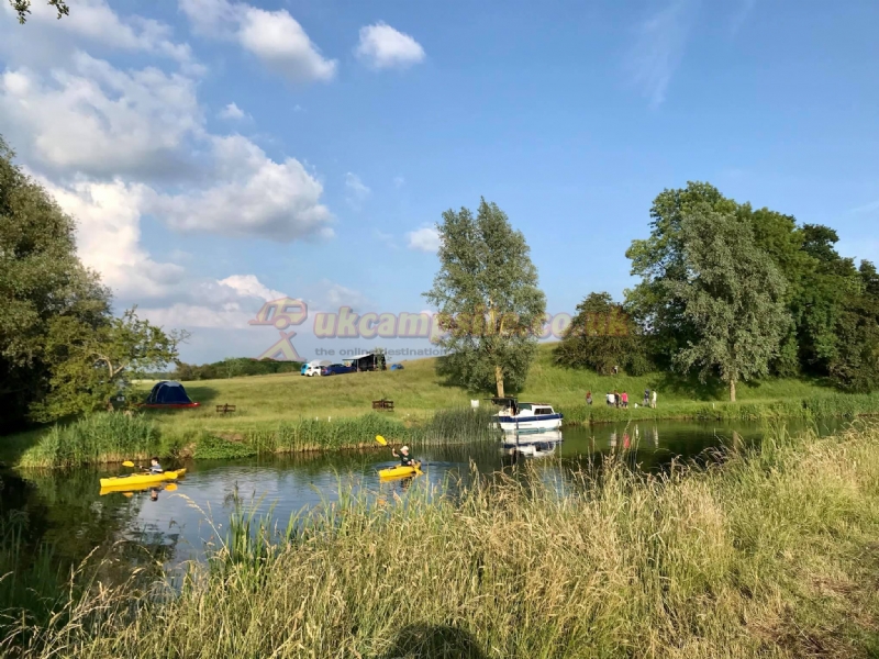 Castle Farm Campsite Fotheringhay