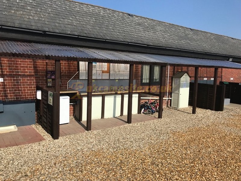 Paultons Campsite And Glamping