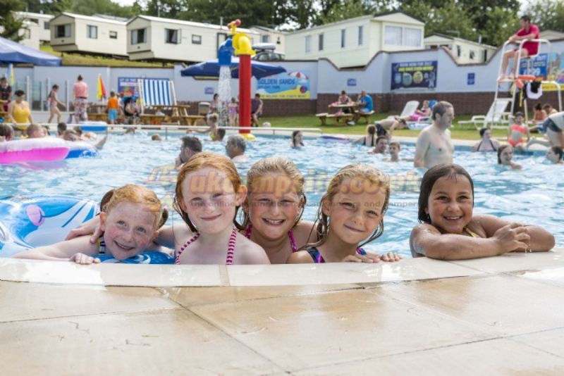 Golden Sands Holiday Park (PHolsUK)
