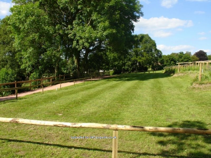 Deanwood Holidays Caravan And Camp Site