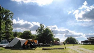 Camping Domaine De Corneuil