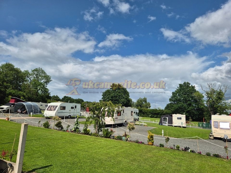 Walnut Cottage Holiday And Caravan Park