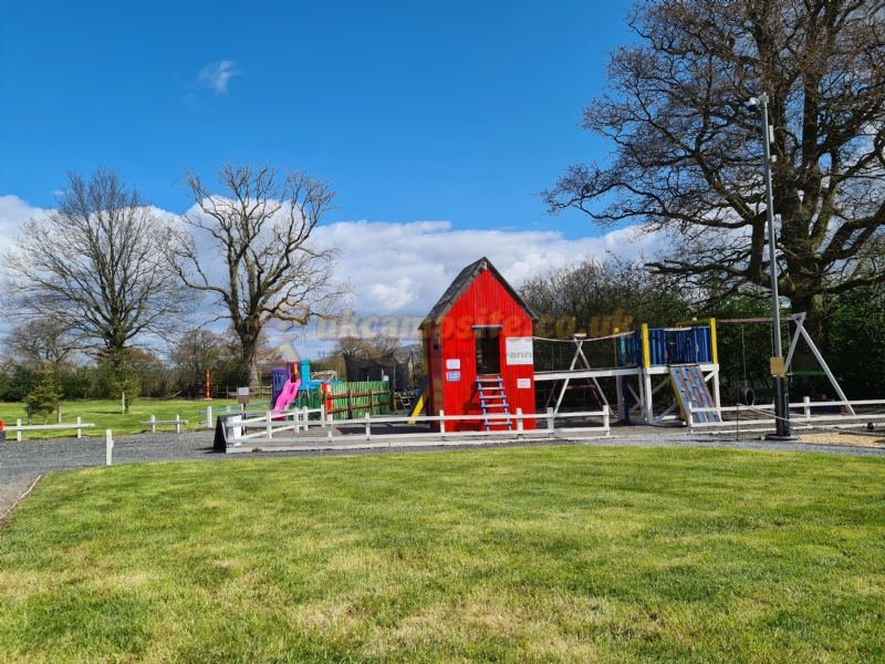 Walnut Cottage Holiday And Caravan Park