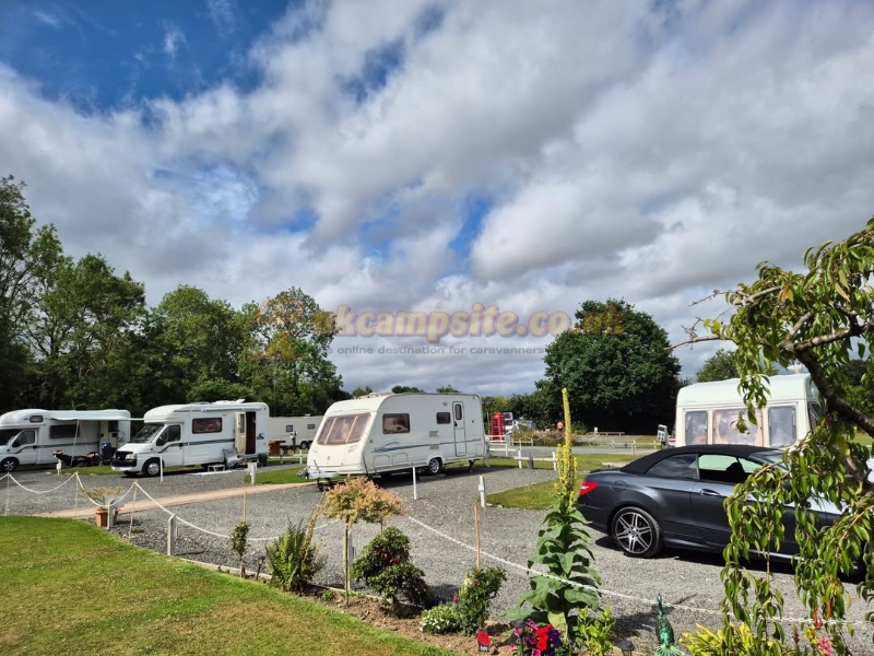 Walnut Cottage Holiday And Caravan Park