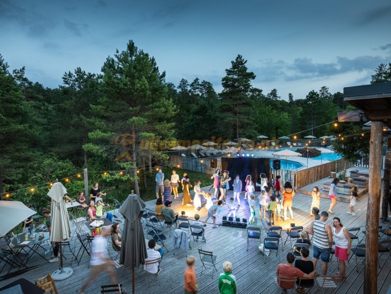 Camping Huttopia Lanmary Perigord