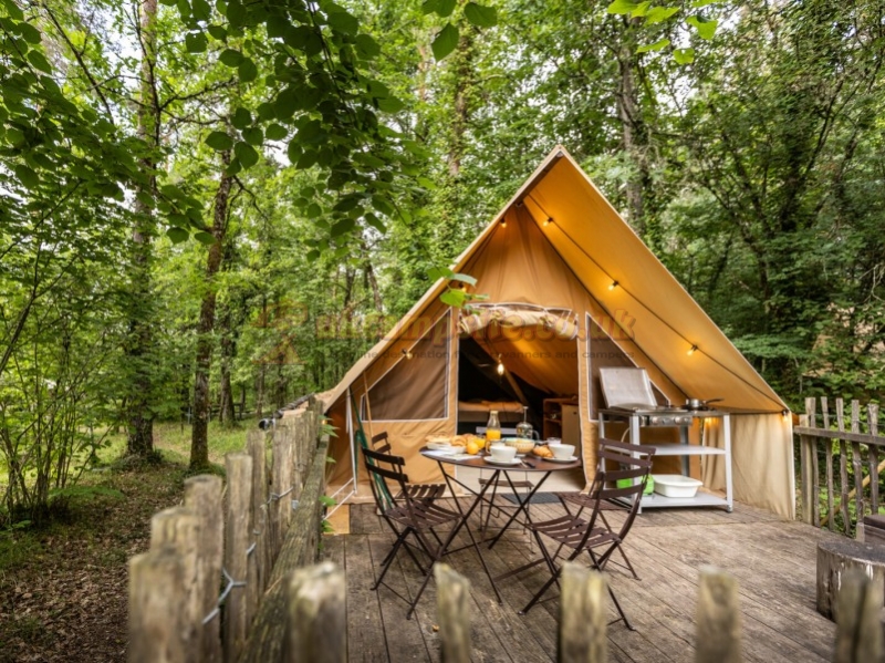 Camping Huttopia Lanmary Perigord
