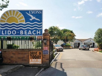 Lyons Lido Beach Holiday Park