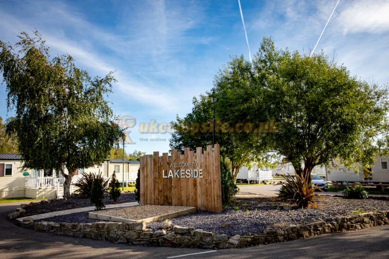 Chichester Lakeside Holiday Park (PHolsUK)