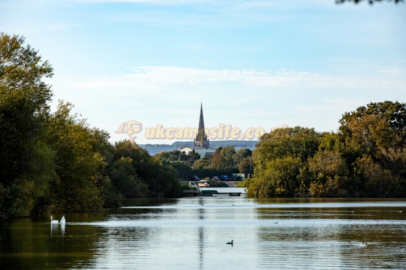 Chichester Lakeside Holiday Park (PHolsUK)