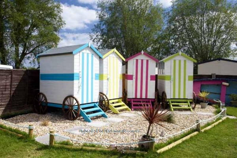 Chichester Lakeside Holiday Park (PHolsUK)