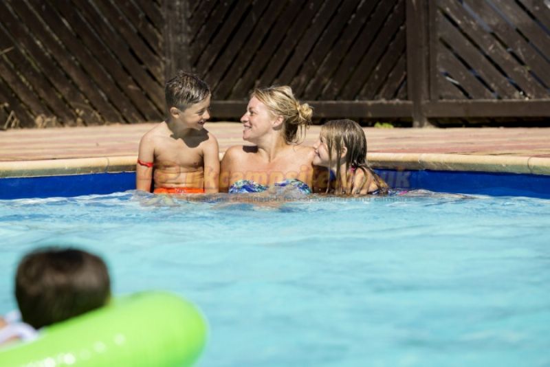 Chichester Lakeside Holiday Park (PHolsUK)